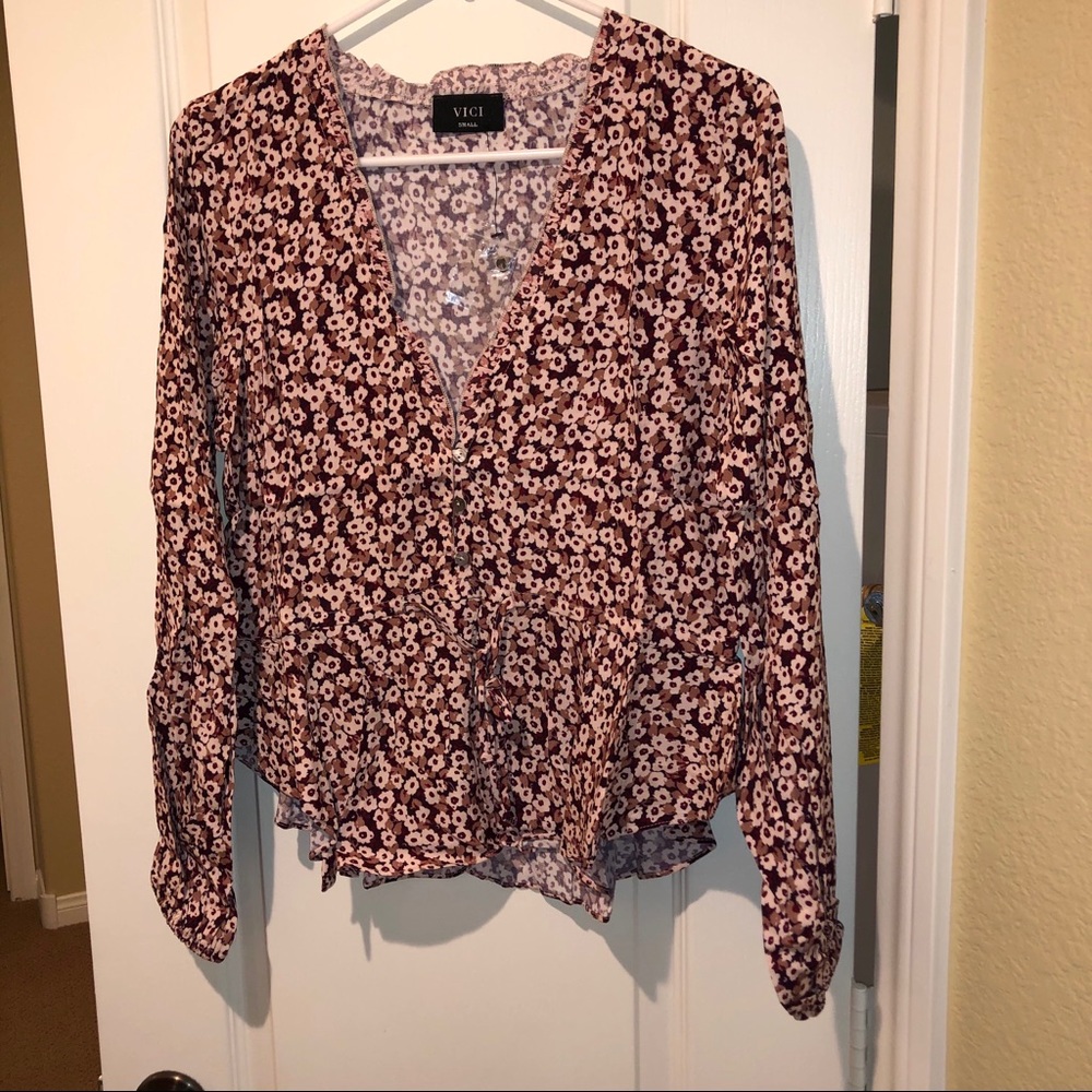 NEW Vici Flush of Dawn Floral V Neck Ruffle Top - Picture 5 of 8